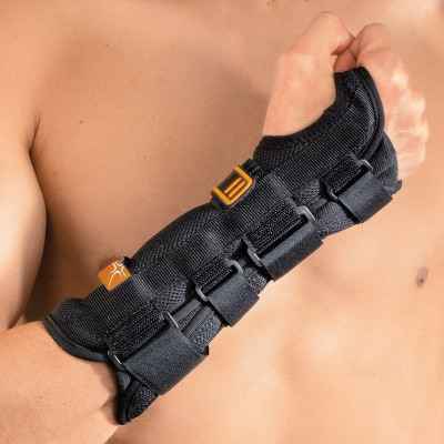 Νάρθηκας καρπού - αντιβραχίου μήκους 25 cm Polfit Wrist 21 | Δεξιός Καρπός - Άκρα χείρα